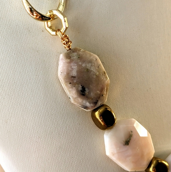 Natural Large Peruvian Pink Opal In Gold Plated Necklace - Picture 6 of 9